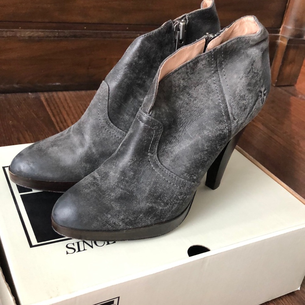NEW Frye gray leather bootie - Picture 2 of 3
